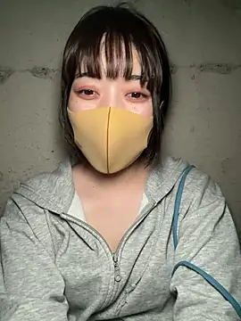 Snapshot of minami_room chatting on June 30, 2026, 1:00 pm minami room online show from June 30, 2026, 1:00 pm