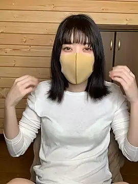 Snapshot of minami_room chatting on May 15, 2026, 1:31 pm minami room online show from May 15, 2026, 1:31 pm