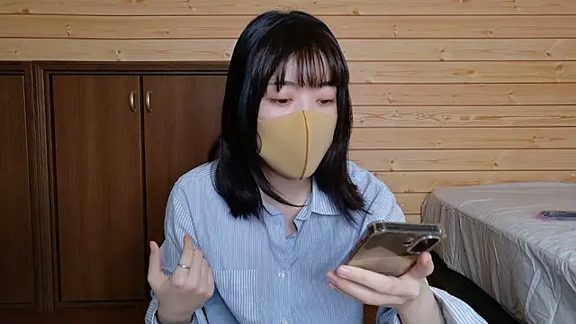 Snapshot of minami_room chatting on June 25, 2026, 5:34 am minami room online show from June 25, 2026, 5:34 am