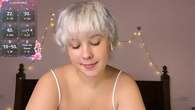 EvaSuunny online show from February 15, 2026, 5:01 pm