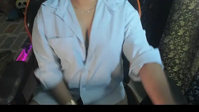 Snapshot of Tannushree chatting on February 28, 2026, 5:56 pm Tannushree online show from February 28, 2026, 5:56 pm