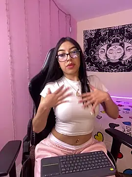 Snapshot of Natsrose chatting on February 26, 2026, 3:23 pm Natsrose online show from February 26, 2026, 3:23 pm