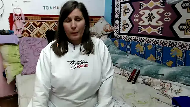 Snapshot of Adelinemilf chatting on February 10, 2026, 10:25 am Adelinemilf online show from February 10, 2026, 10:25 am