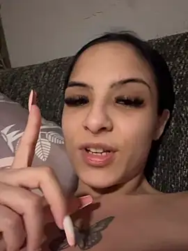 Evelin199 online show from February 18, 2026, 9:55 pm