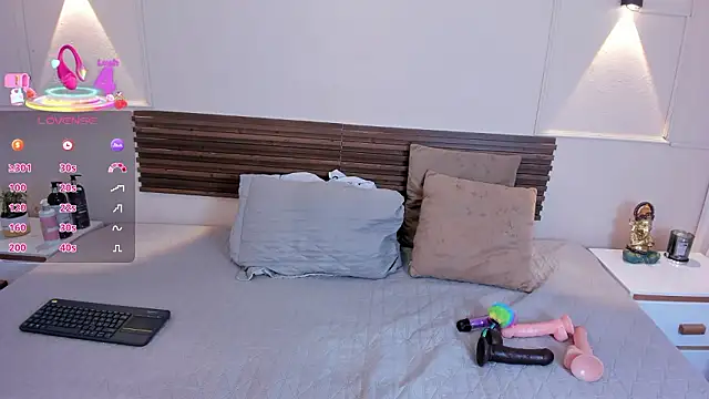 mia gold  online show from March 25, 2026, 7:02 pm