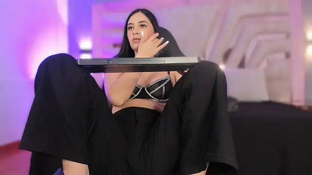 Snapshot of _NatachaDiaz_ chatting on February 5, 2026, 11:39 am NatachaDiaz online show from February 5, 2026, 11:39 am