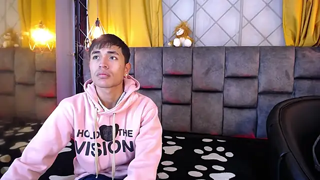 Snapshot of Maik_Russo chatting on February 11, 2026, 11:32 am Maik Russo online show from February 11, 2026, 11:32 am