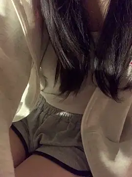 Snapshot of Rinrin_06 chatting on February 9, 2026, 4:43 am Rinrin 06 online show from February 9, 2026, 4:43 am