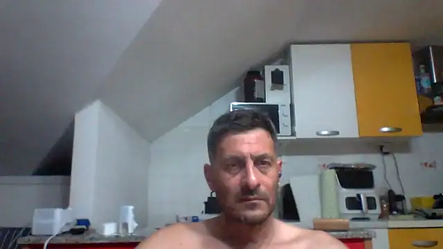 Snapshot of colosone chatting on May 26, 2026, 8:40 pm colosone online show from May 26, 2026, 8:40 pm
