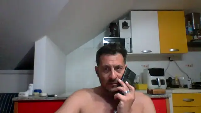 Snapshot of colosone chatting on May 3, 2026, 6:44 pm colosone online show from May 3, 2026, 6:44 pm