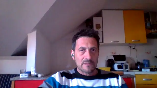 Snapshot of colosone chatting on April 30, 2026, 1:40 pm colosone online show from April 30, 2026, 1:40 pm
