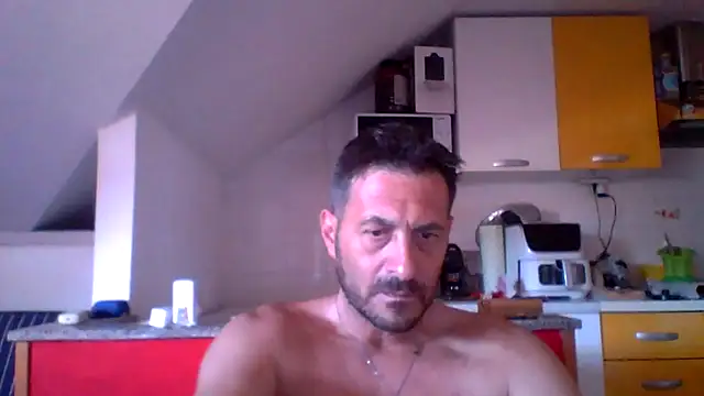 Snapshot of colosone chatting on June 4, 2026, 9:47 am colosone online show from June 4, 2026, 9:47 am