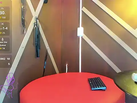 EvelynMoore   online show from January 14, 2026, 11:08 pm