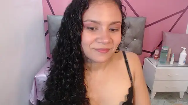 Little18Doll online show from May 16, 2026, 11:04 pm