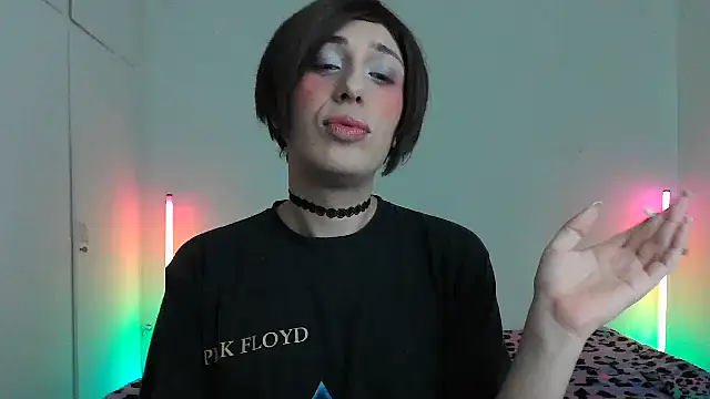 HoneyValentine online show from February 15, 2026, 11:25 pm