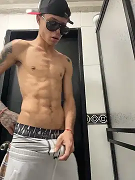 Zeus Bigcock21 online show from January 8, 2026, 6:47 pm