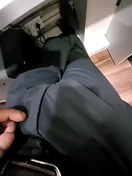 rohit16770 online show from April 14, 2026, 1:16 pm