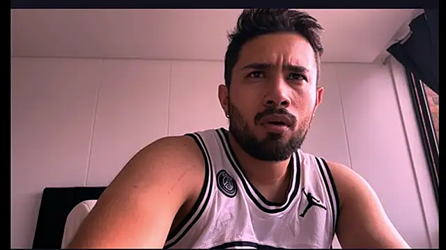 Snapshot of axell_torrez chatting on January 15, 2026, 7:39 pm axell torrez online show from January 15, 2026, 7:39 pm