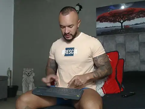 Snapshot of LeonGolds chatting on February 4, 2026, 10:32 am LeonGolds online show from February 4, 2026, 10:32 am