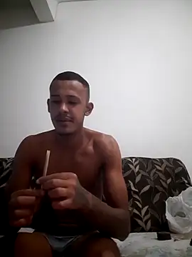 Magrinhodelicia011 online show from April 2, 2026, 12:29 am