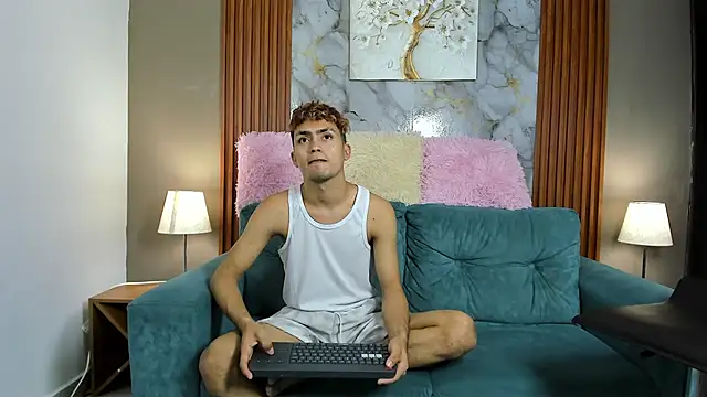 Snapshot of AVENGER_BOYS2026 chatting on February 23, 2026, 7:36 pm AVENGER BOYS2026 online show from February 23, 2026, 7:36 pm