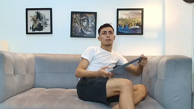 Snapshot of AVENGER_BOYS2026 chatting on January 18, 2026, 1:20 am AVENGER BOYS2026 online show from January 18, 2026, 1:20 am