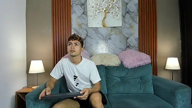 AVENGER BOYS2026 online show from April 5, 2026, 7:15 am