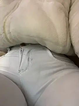 Michelle ec online show from April 17, 2026, 9:06 pm