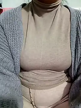 Tulip Giang online show from January 13, 2026, 4:33 pm