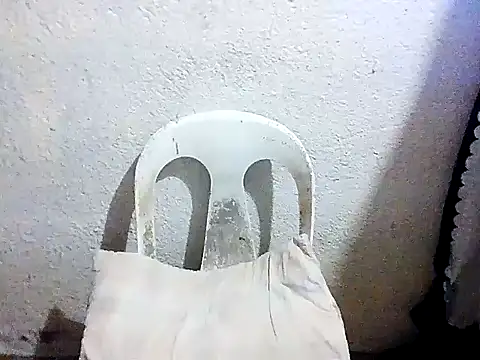 Snapshot of UrAsianGuy90 chatting on February 6, 2026, 1:40 pm UrAsianGuy90 online show from February 6, 2026, 1:40 pm