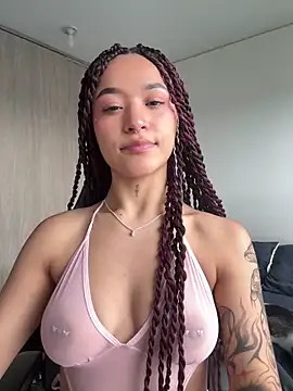 crystal dlun online show from February 23, 2026, 3:23 pm