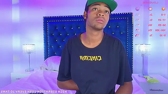 Snapshot of Cristal_and_luke chatting on February 28, 2026, 3:39 am Cristal and luke online show from February 28, 2026, 3:39 am