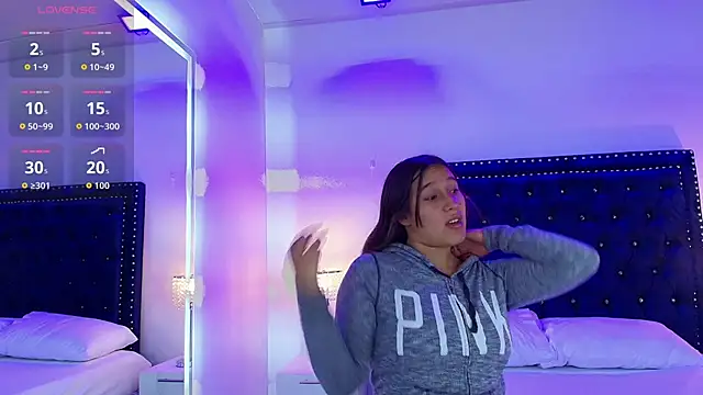 Snapshot of Cristal_and_luke chatting on February 27, 2026, 3:40 am Cristal and luke online show from February 27, 2026, 3:40 am