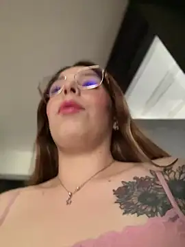 Snapshot of NatalyPinky chatting on May 5, 2026, 9:07 pm NatalyPinky online show from May 5, 2026, 9:07 pm