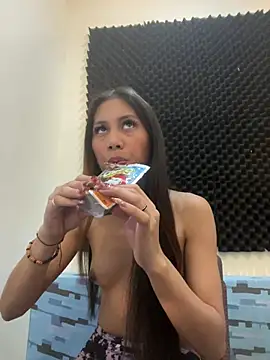 bigmeatcock luna online show from April 26, 2026, 2:14 pm