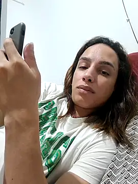 ofjuliaa online show from April 12, 2026, 7:11 am