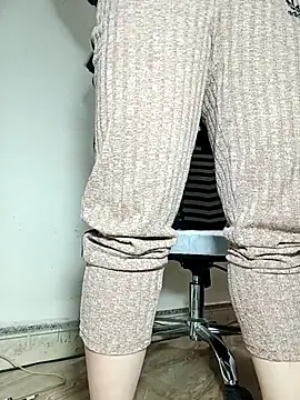 Snapshot of Lyna_sexy24 chatting on January 8, 2026, 9:37 am Lyna sexy24 online show from January 8, 2026, 9:37 am