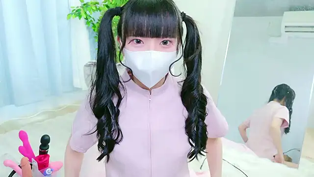 Nonn chan online show from April 18, 2026, 4:04 am