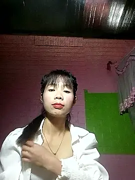 Snapshot of Yaya-827 chatting on January 13, 2026, 5:55 am Yaya-827 online show from January 13, 2026, 5:55 am