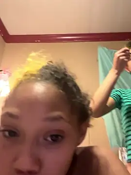 Snapshot of Tamiii420 chatting on January 13, 2026, 2:04 am Tamiii420 online show from January 13, 2026, 2:04 am