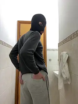 Snapshot of petiteyanel chatting on February 16, 2026, 11:13 pm petiteyanel online show from February 16, 2026, 11:13 pm