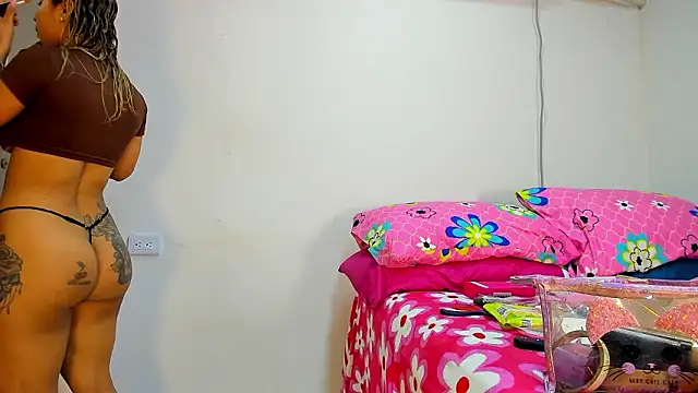 vennuss19 online show from February 19, 2026, 8:39 pm