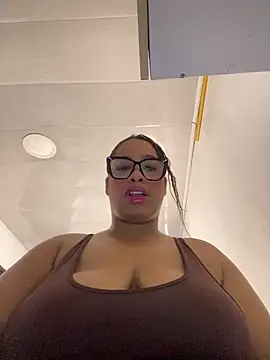 Snapshot of NataliaMillers chatting on June 19, 2026, 10:15 pm NataliaMillers online show from June 19, 2026, 10:15 pm