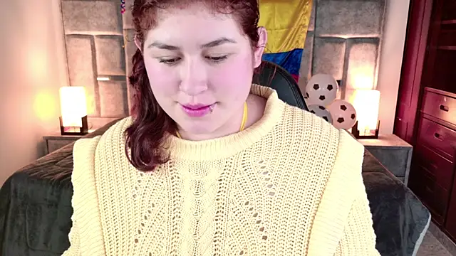 Snapshot of azul_veraa chatting on June 16, 2026, 12:05 pm azul veraa online show from June 16, 2026, 12:05 pm