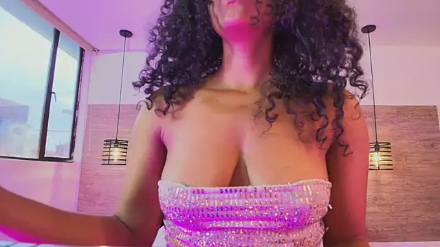 Ellie-Alves online show from April 6, 2026, 3:13 pm