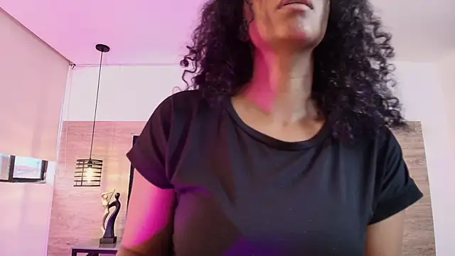 Snapshot of Ellie-Alves chatting on July 17, 2026, 1:52 pm Ellie-Alves online show from July 17, 2026, 1:52 pm