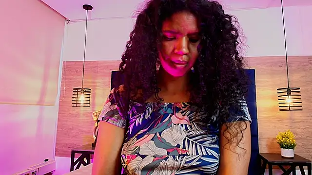 Snapshot of Ellie-Alves chatting on April 28, 2026, 4:33 pm Ellie-Alves online show from April 28, 2026, 4:33 pm