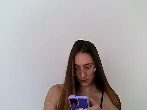 Noracherry online show from March 1, 2026, 3:12 pm