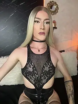 Snapshot of Alana_Stone chatting on June 10, 2026, 8:10 pm Alana Stone online show from June 10, 2026, 8:10 pm