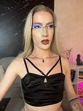 Snapshot of Alana_Stone chatting on July 22, 2026, 8:00 pm Alana Stone online show from July 22, 2026, 8:00 pm